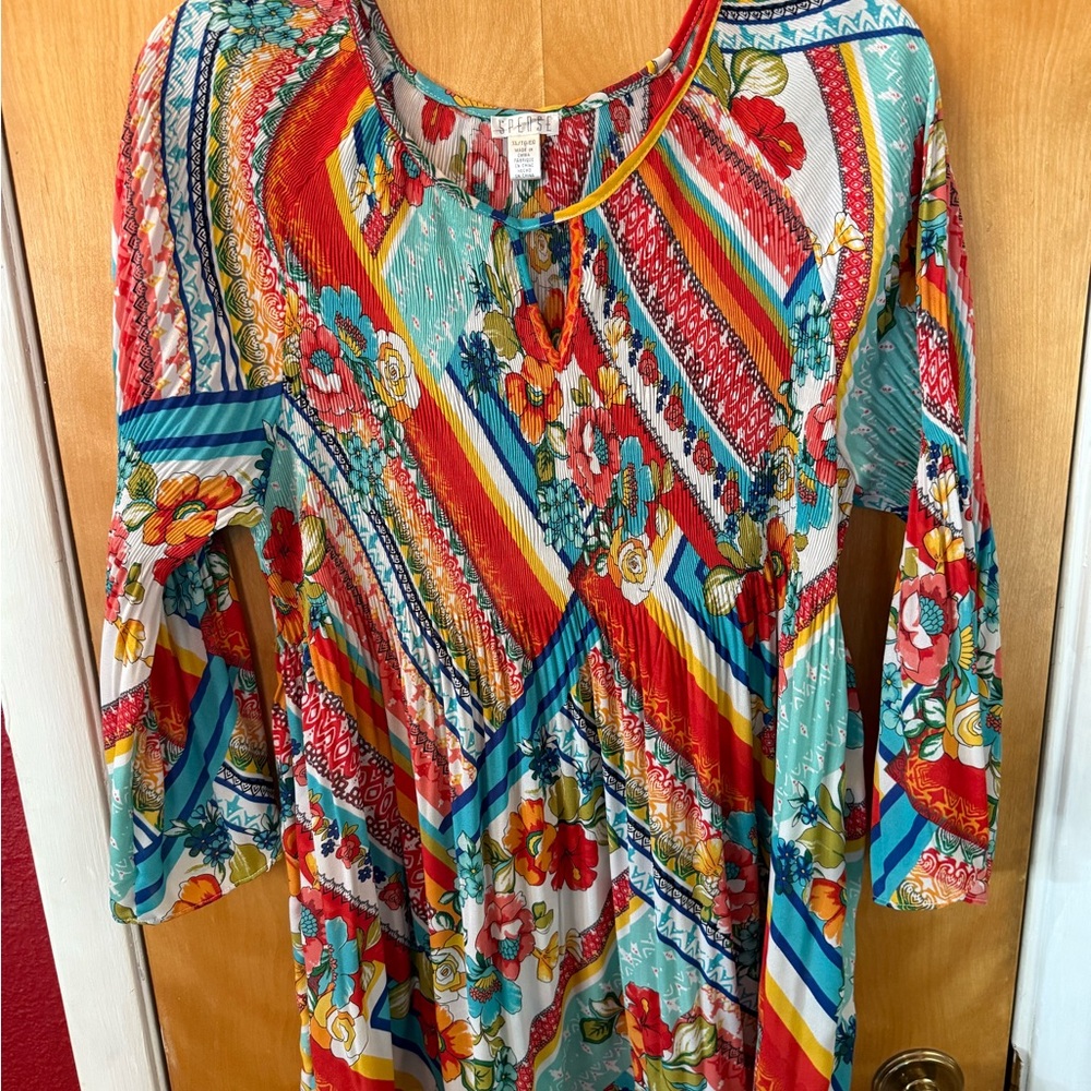 Spense Blue and Red Graphic 3/4 Sleeve Blouse